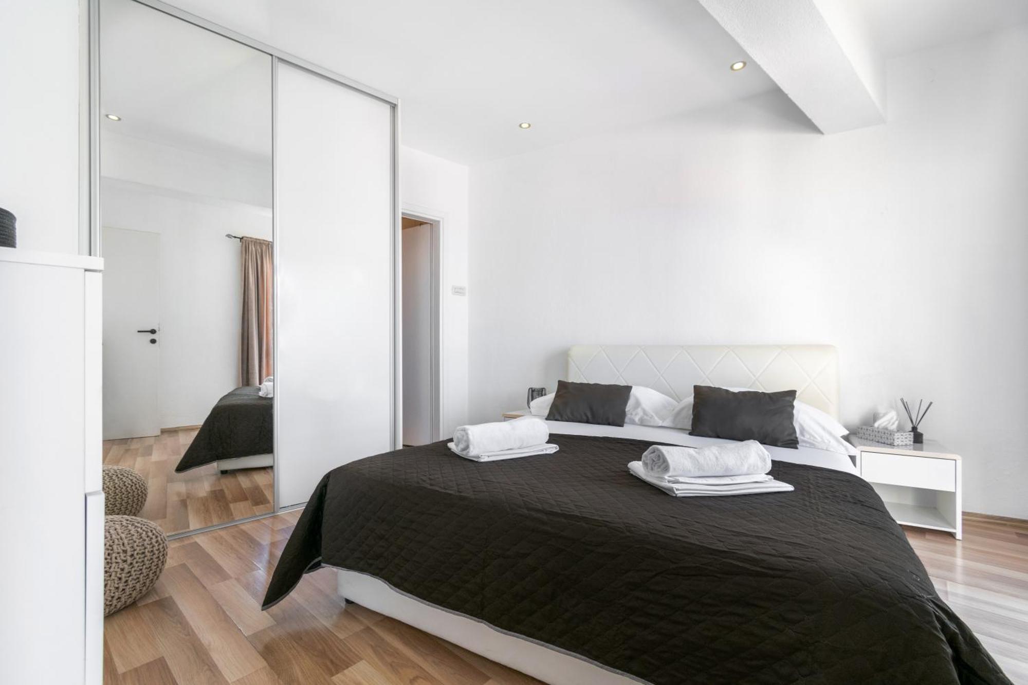 Apartment Makarska City Екстер'єр фото